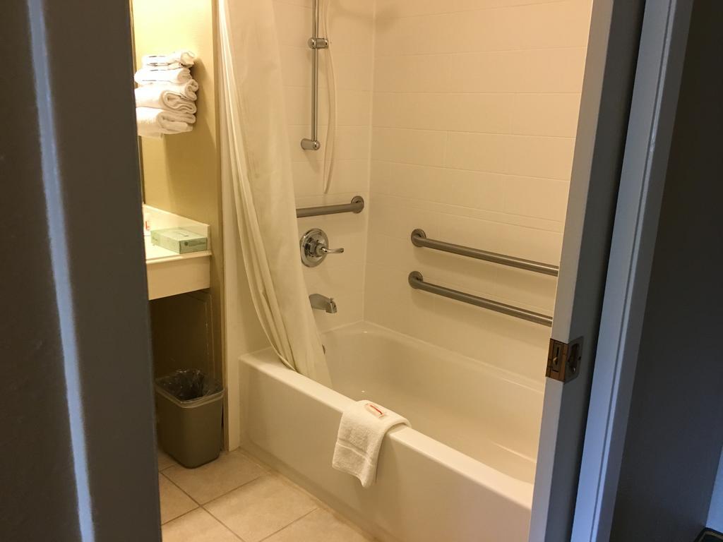 Super 8 By Wyndham Vicksburg Motel Стая снимка