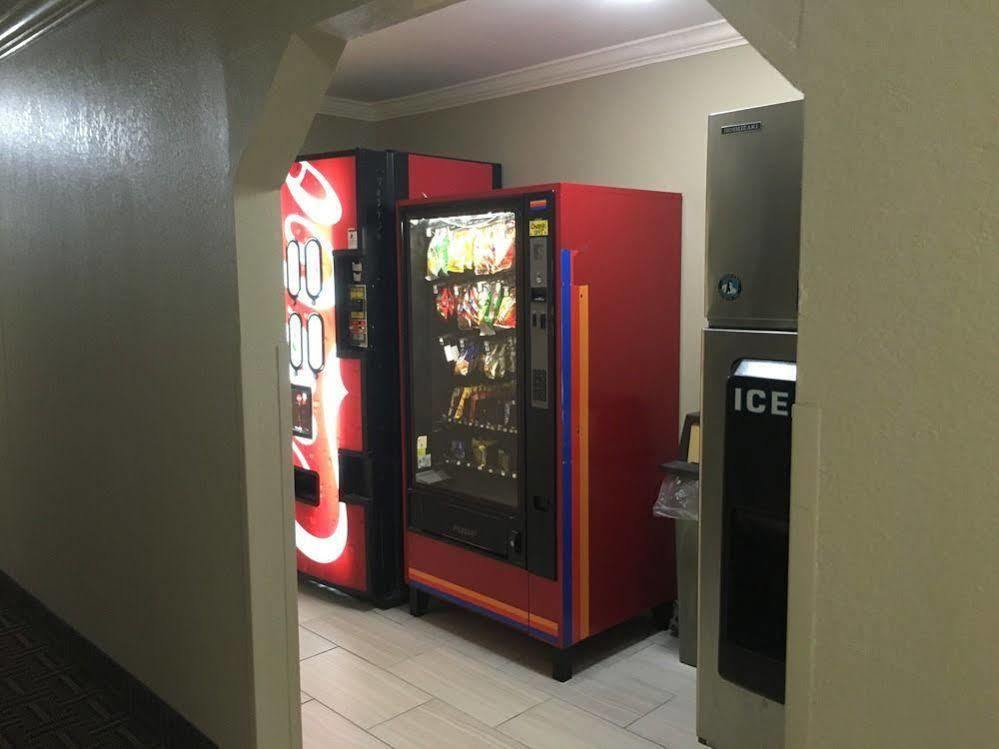 Super 8 By Wyndham Vicksburg Motel Екстериор снимка