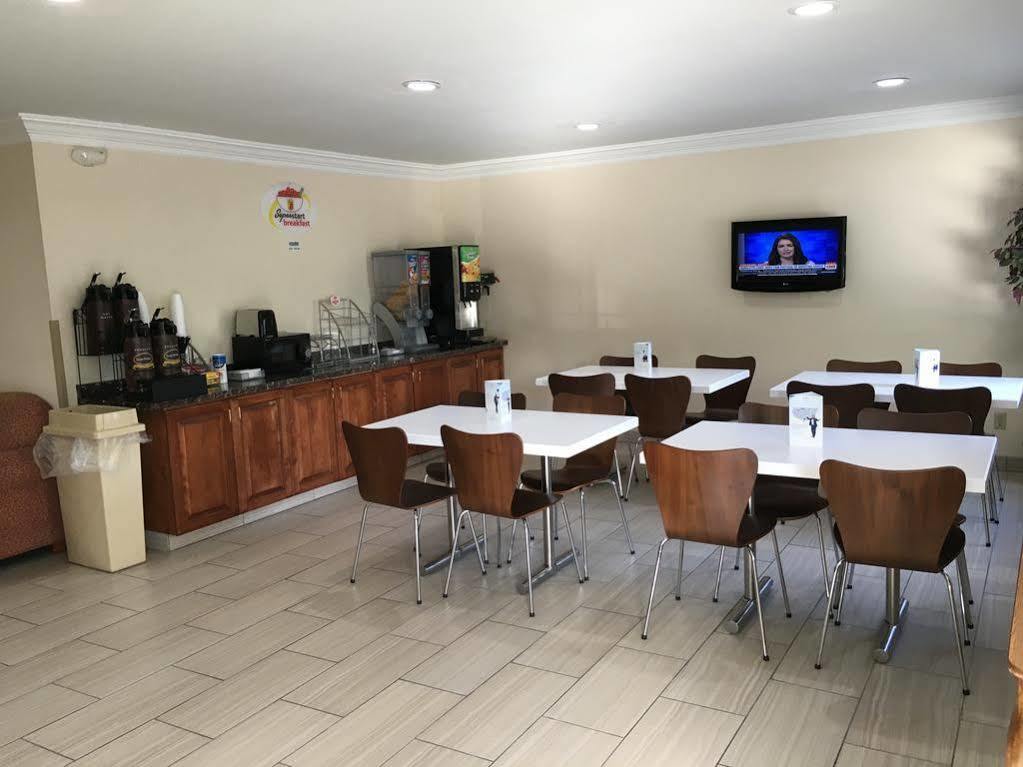 Super 8 By Wyndham Vicksburg Motel Екстериор снимка