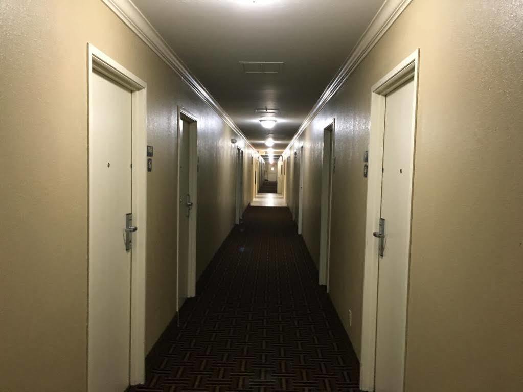 Super 8 By Wyndham Vicksburg Motel Екстериор снимка