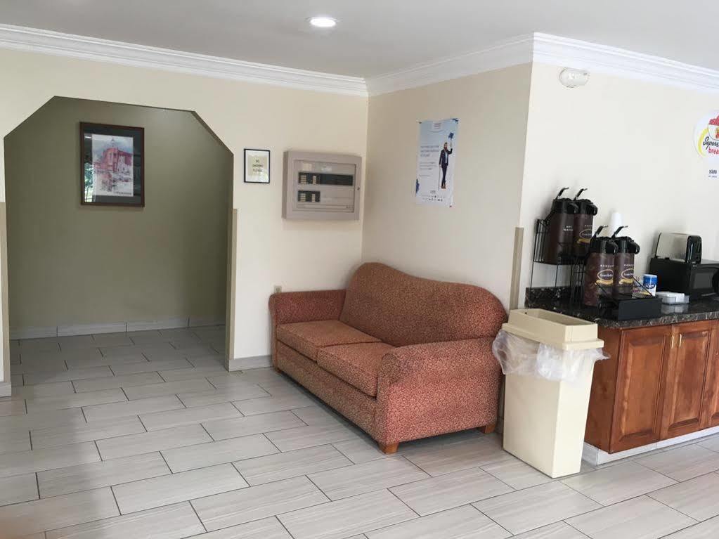 Super 8 By Wyndham Vicksburg Motel Екстериор снимка