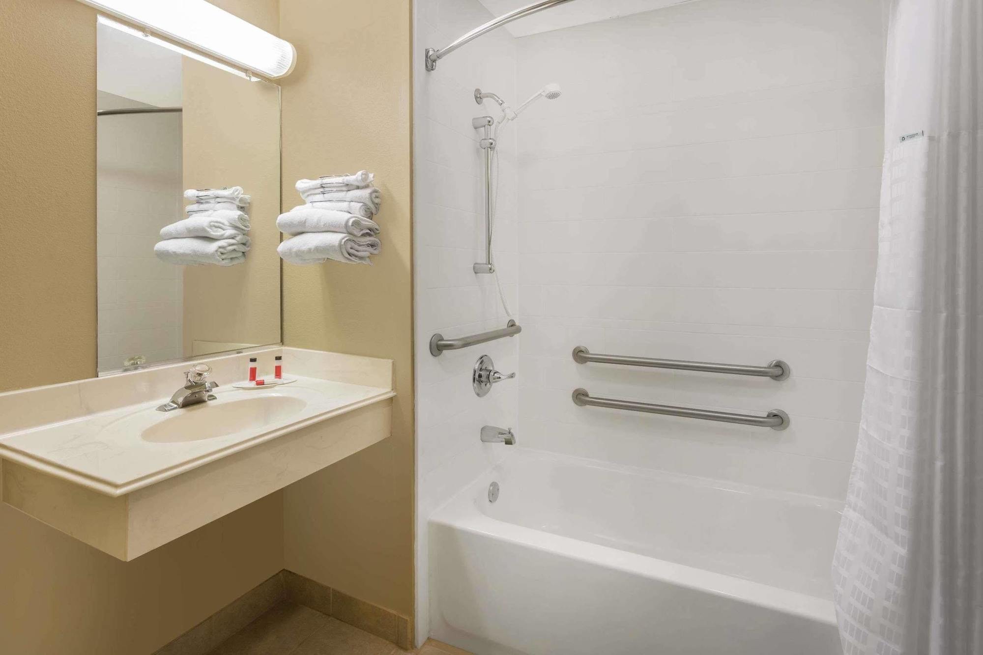 Super 8 By Wyndham Vicksburg Motel Екстериор снимка